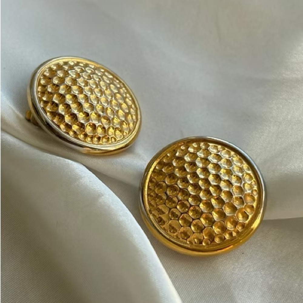 Vintage Nina Ricci gold clip on earrings